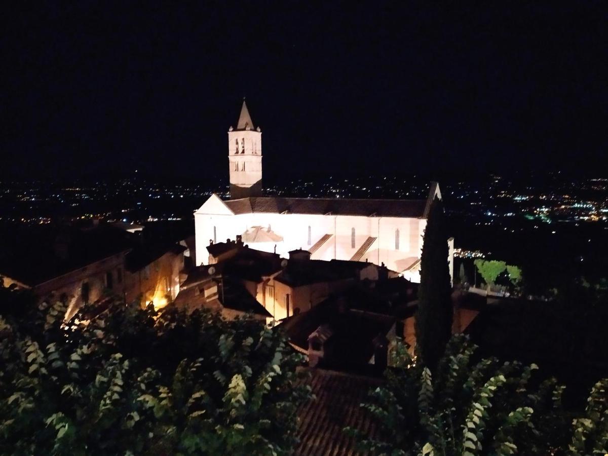 Апартаменти La Dolce Agogia Ассізі Екстер'єр фото